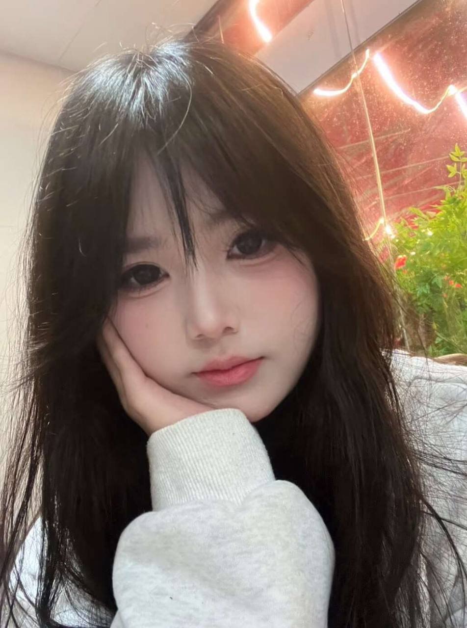 广西 南宁 18岁 155cm 108 C杯 学生 听话 抽烟纹身:无 SM:是 无套:可 口交:否 过夜:可 同居:否 可飞:否(接本地) 价格:50 特点:听话