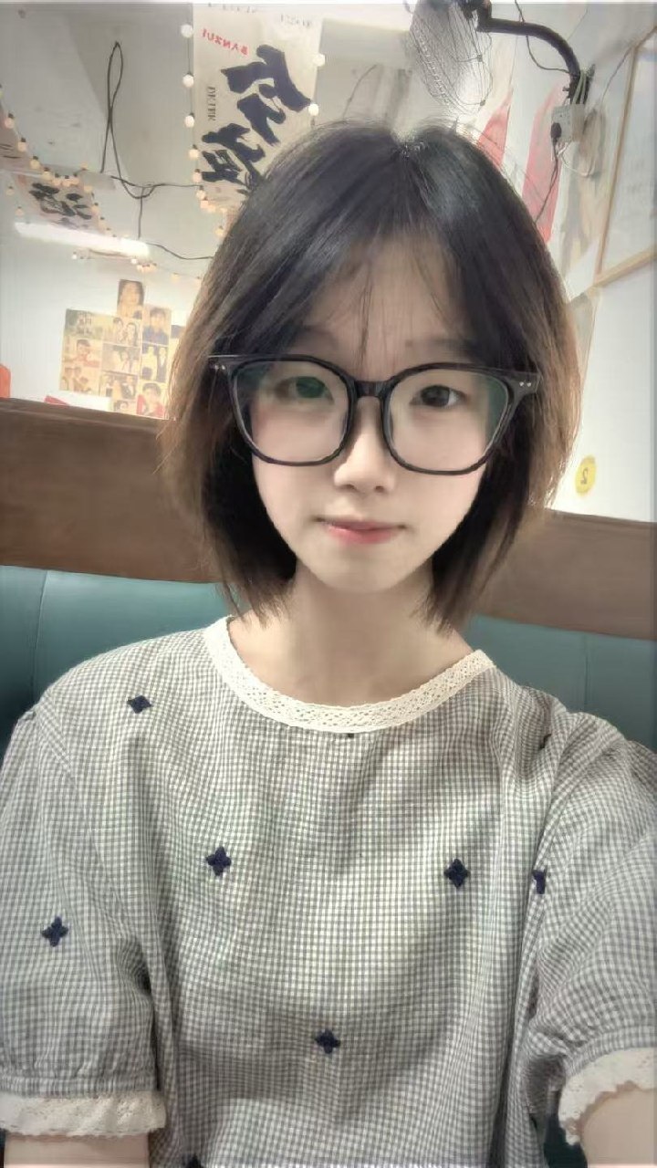 江苏 徐州 18岁 167cm 78 学生 年轻 抽烟纹身:无 SM:否 无套:否 口交:否 过夜:可 同居:可 可飞:可 价格:8 特点:年轻