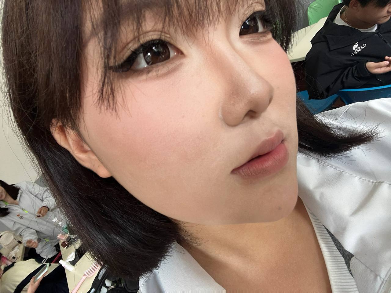 辽宁 抚顺 18岁 170cm 140 B杯 学生 我会跳舞 抽烟纹身:无纹身 SM:是 无套:否 口交:可 过夜:否 同居:否 可飞:本地或周边城市 价格:3 特点:我会跳舞