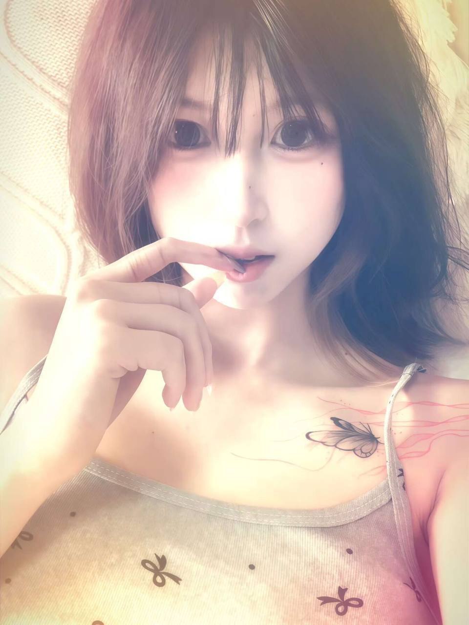 广西 玉林 18岁 167cm 95 B杯 学生 抽烟纹身:无 无套:否 口交:可 过夜:可 同居:可 可飞:可 价格:6
