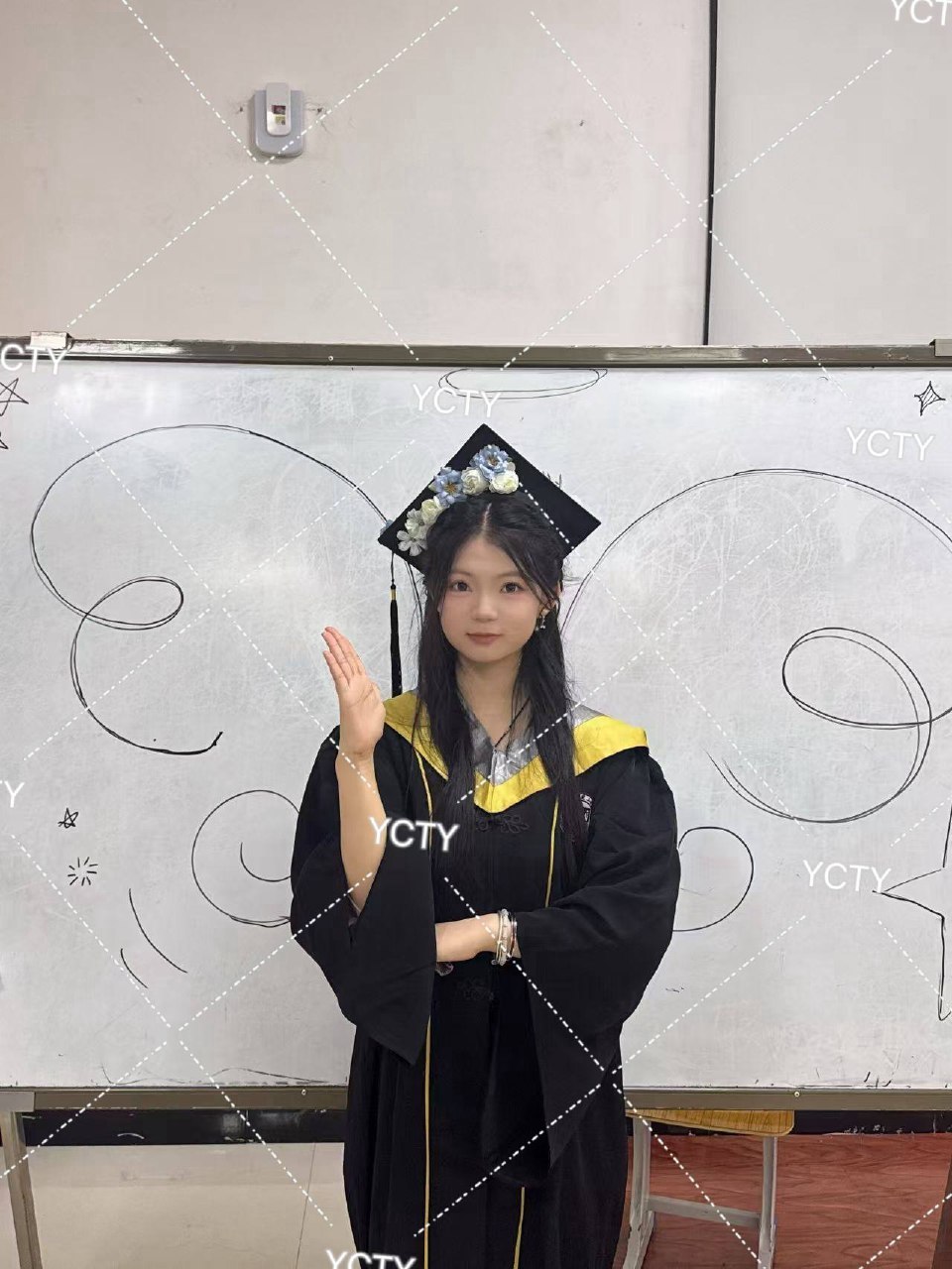 河南 郑州 22岁 165cm 110 C杯 学生 声音好听 反差 抽烟纹身:无 SM:可 无套:否 口交:可 过夜:可 可飞:最好本地 价格:30 特点:声音好听 反差