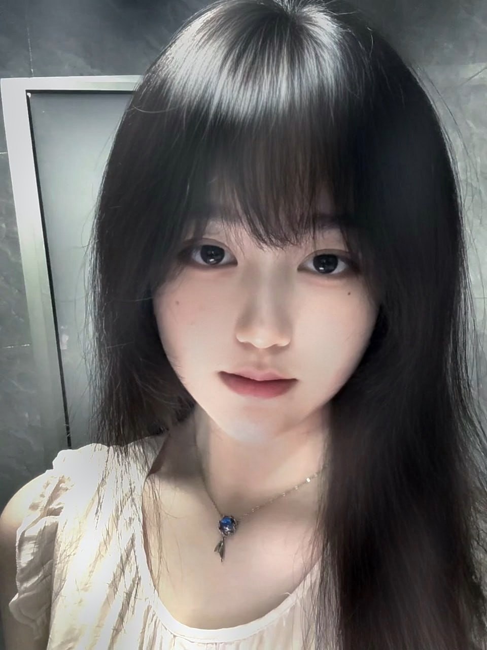 山东 青岛 19岁 170cm 120 B杯 工作 随和 会点唱歌 抽烟纹身:无 SM:是 无套:否 口交:可 过夜:可 同居:否 可飞:否 价格:2 特点:随和 会点唱歌