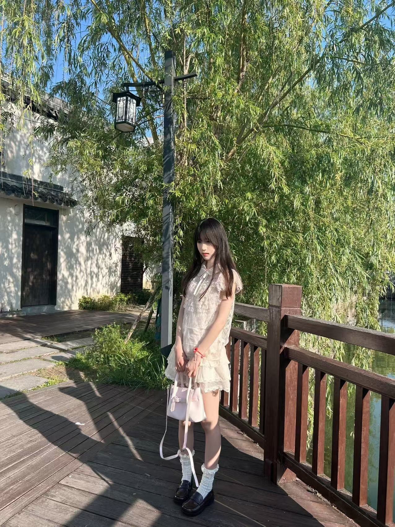 山东 菏泽 18岁 163cm 76 B杯 学生 萌妹 三点粉 口技好 水多叫声好听 抽烟纹身:无 SM:否 无套:否 口交:可 过夜:可 同居:可 可飞:可 价格:20 特点:萌妹 三点粉 口技好 水多叫声好听