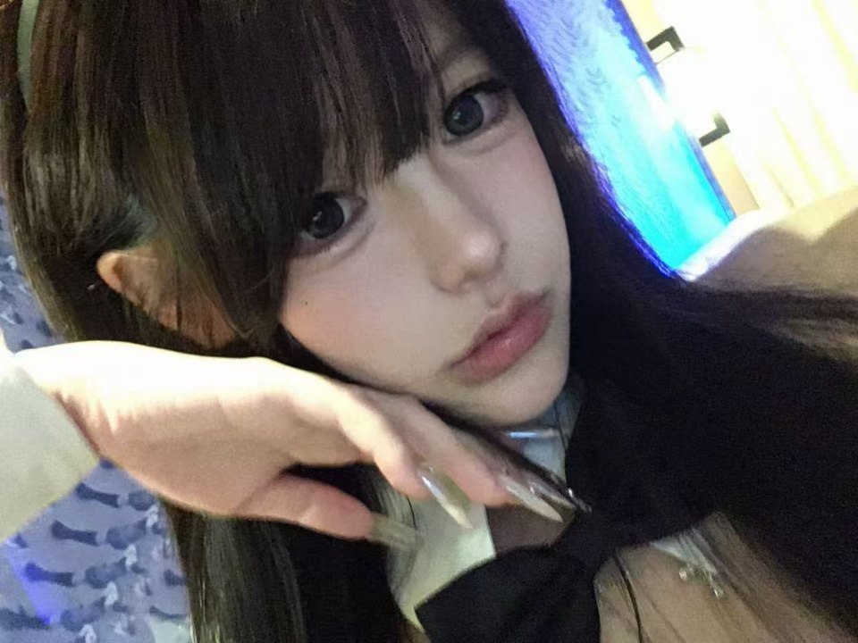 湖南 长沙 19岁 162cm 91 B杯 妥妥的二次元萌妹,平时极度听话、时间多得随时能约,穿上 JK 制服就是活脱脱从动漫里走出来的神仙妹子,还能陪你一起打游戏。(有闺蜜可以双) SM:否 无套:否 口交:可 过夜:可 同居:看情况 可飞:可(港澳也可) 价格:9 特点:妥妥的二次元萌妹,平时极度听话、时间多得随时能约,穿上 JK 制服就是活脱脱从动漫里走出来的神仙妹子,还能陪你一起打游戏。(有闺蜜可以双)
