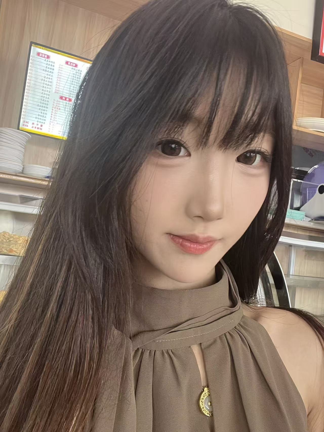 河南 漯河 18岁 164cm 85 B杯 学生 会唱歌跳舞爱干净 乖巧听话,懂事不粘人,床上放得开,皮肤白皙,很嫩很嫩 抽烟纹身:有抽烟无纹身 SM:否 无套:可 口交:可 过夜:否 同居:否 可飞:否 价格:6 特点:会唱歌跳舞爱干净 乖巧听话,懂事不粘人,床上放得开,皮肤白皙,很嫩很嫩