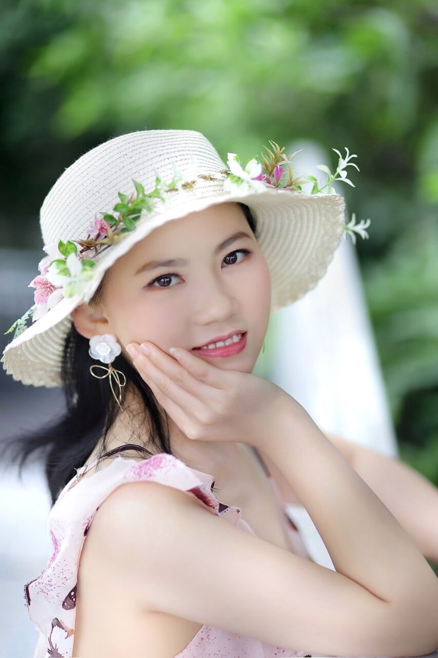 广东 广州 29岁 155cm 100 B杯 女生 活好 抽烟纹身:无 SM:否 无套:可 口交:可 过夜:可 同居:否 可飞:否 价格:5 特点:活好