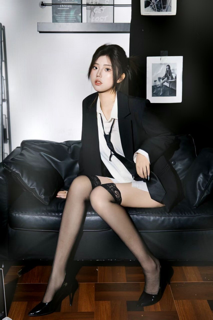 内蒙古 通辽 20岁 168cm 96 B杯 工作 不墨迹 抽烟纹身:无 SM:否 无套:可 口交:可 过夜:可 同居:否 可飞:可 价格:2.5 特点:不墨迹