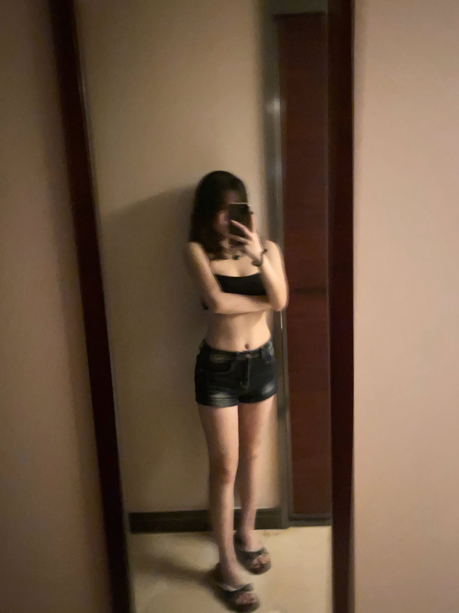 广东 东莞 21岁 160cm 49 A杯 无 会做饭,艺体生,学习能力强,听话,敏感 抽烟纹身:无 SM:是 无套:否 口交:可 过夜:可 同居:可 可飞:可其他城市 价格:8 特点:会做饭,艺体生,学习能力强,听话,敏感