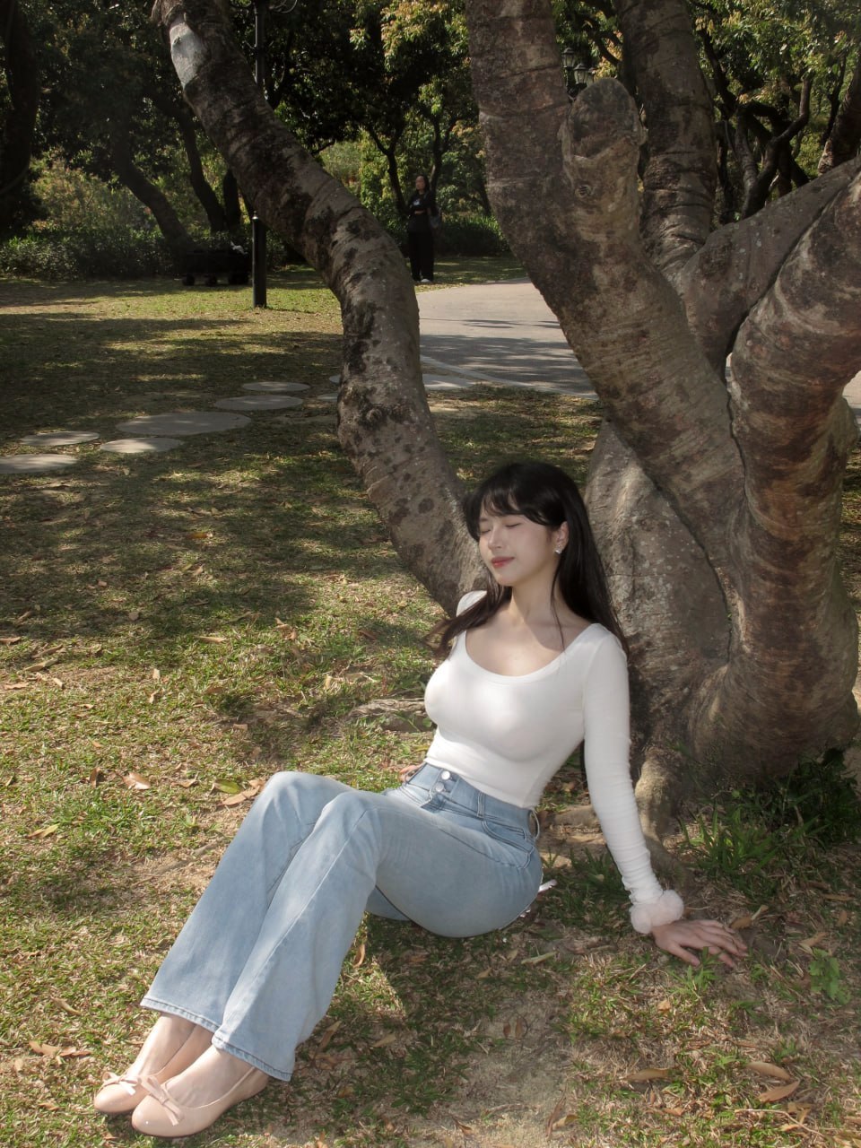 广东 深圳 20岁 165cm 51 D杯 学生 loli脸,健康,皮肤白滑紧,活力好,配合度高,口技好,双商高懂情绪,喜欢研究食谱喜欢做饭,热爱健身,普拉提,极限运动,c1驾证 会说广东话和基础英文 抽烟纹身:有纹身 SM:可 无套:否 口交:可 过夜:可 同居:否 可飞:可 外省 港澳 安全国家 价格:6 特点:loli脸,健康,皮肤白滑紧,活力好,配合度高,口技好,双商高懂情绪,喜欢研究食谱喜欢做饭,热爱健身,普拉提,极限运动,c1驾证 会说广东话和基础英文
