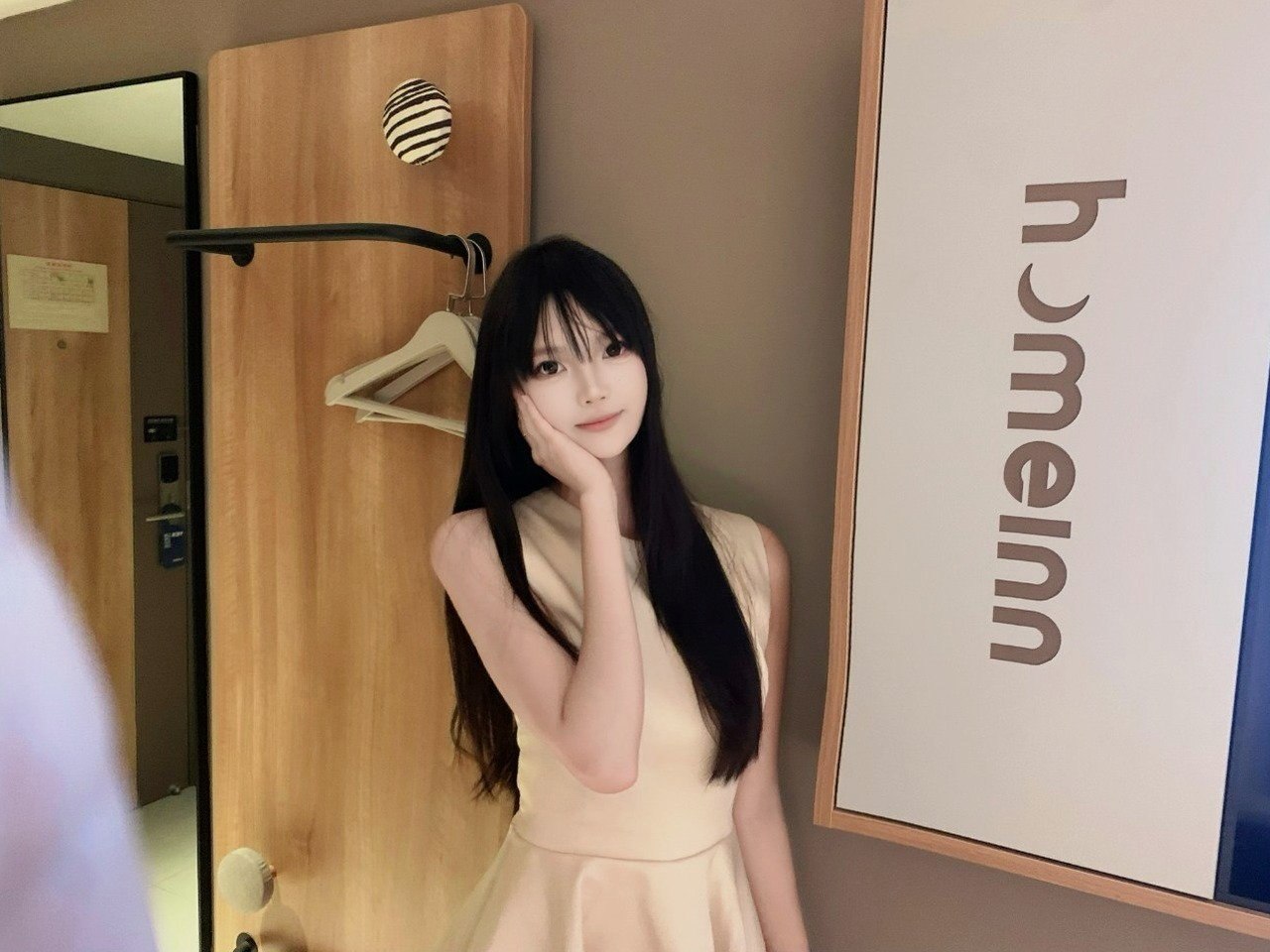 广西 百色 19岁 165cm 95 B杯 学生 年轻 学生妹 口爆 吞金 情趣 甜妹 抽烟纹身:无 SM:是 无套:可 口交:可 过夜:可 同居:可 可飞:可,外地 价格:9 特点:年轻 学生妹 口爆 吞金 情趣 甜妹