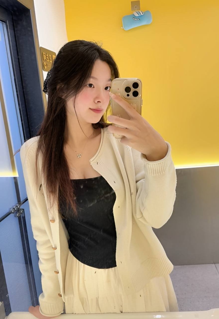 福建 泉州 19岁 168cm 102 A杯 活好,不事多 抽烟纹身:无 SM:否 无套:否 口交:可 过夜:可 同居:否 可飞:不可 价格:12 特点:活好,不事多