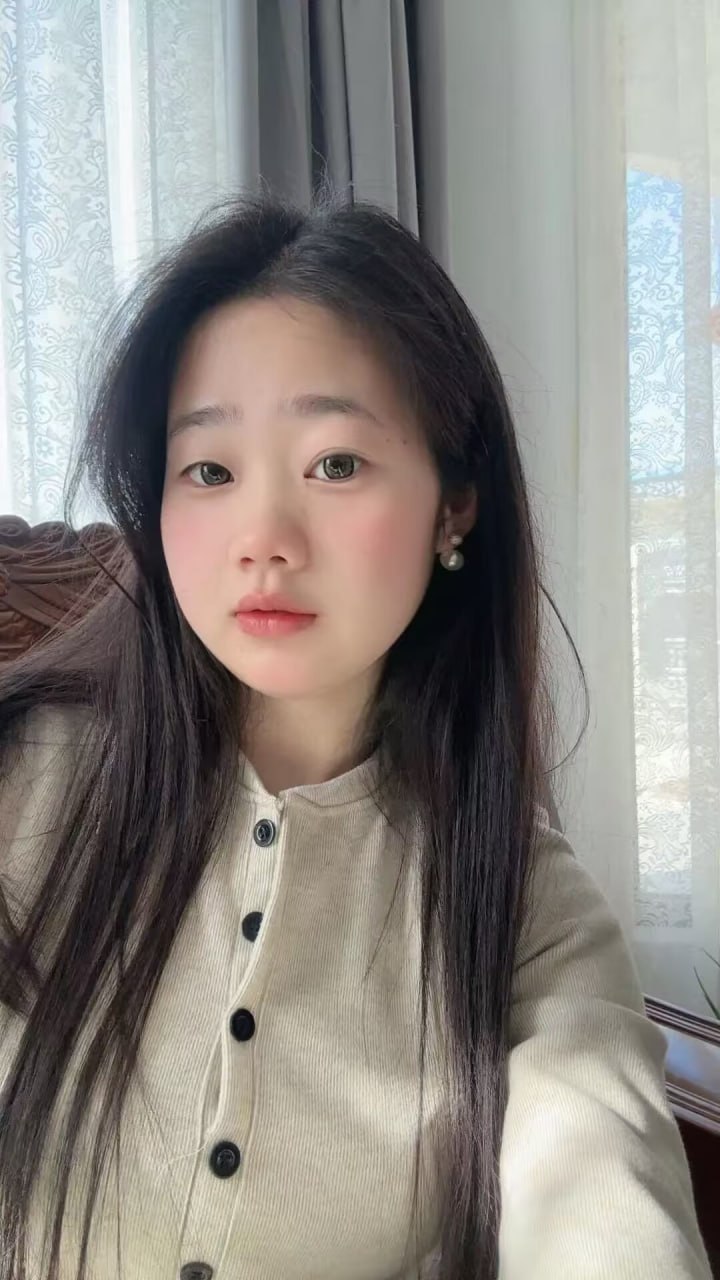 陕西 西安 23岁 158cm 50 B杯 护士 善良可爱温柔真诚 喜欢美食 旅游 小狗 大自然 不抽烟不喝酒不化妆 自然美学 抽烟纹身:无 SM:是 无套:否 口交:可 过夜:可 可飞:否 价格:6 特点:善良可爱温柔真诚 喜欢美食 旅游 小狗 大自然 不抽烟不喝酒不化妆 自然美学