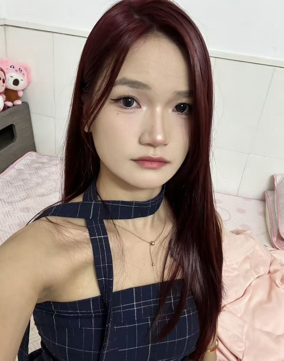 广东 深圳光明 26岁 160cm 93 A杯 台球前台 可以了解我本人 腿型好看 性欲强 抽烟纹身:不抽烟有纹身 SM:否 无套:否 口交:否 过夜:可 同居:可 可飞:不 价格:20 特点:可以了解我本人 腿型好看 性欲强