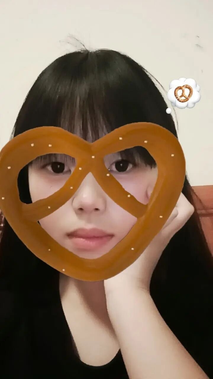 贵州 贵阳 18岁 165cm 88 B杯 学生 第一次找 SM:否 无套:可 口交:否 过夜:可 同居:可 可飞:可 价格:5 特点:第一次找