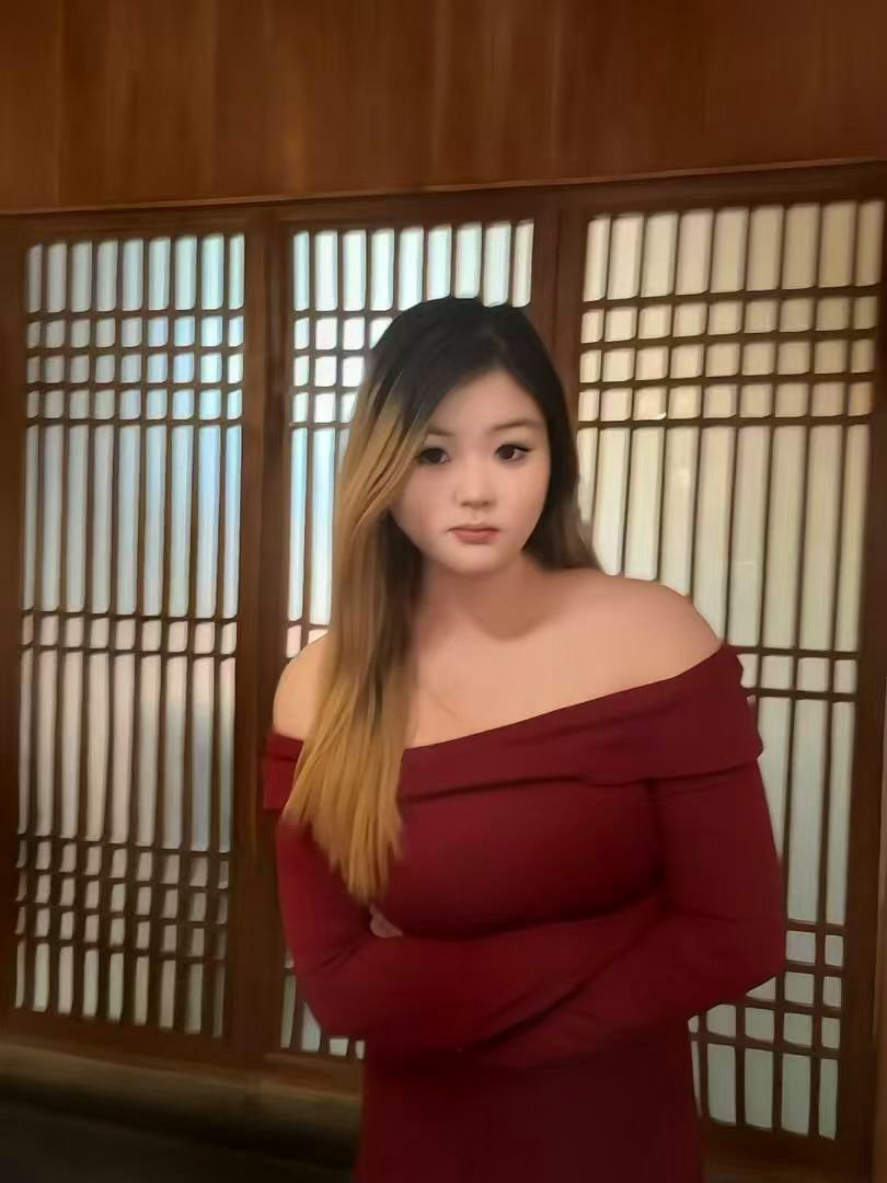 山东 济南 18岁 171cm 150 E杯 前台 SM:是 同居:可 可飞:可 价格:15