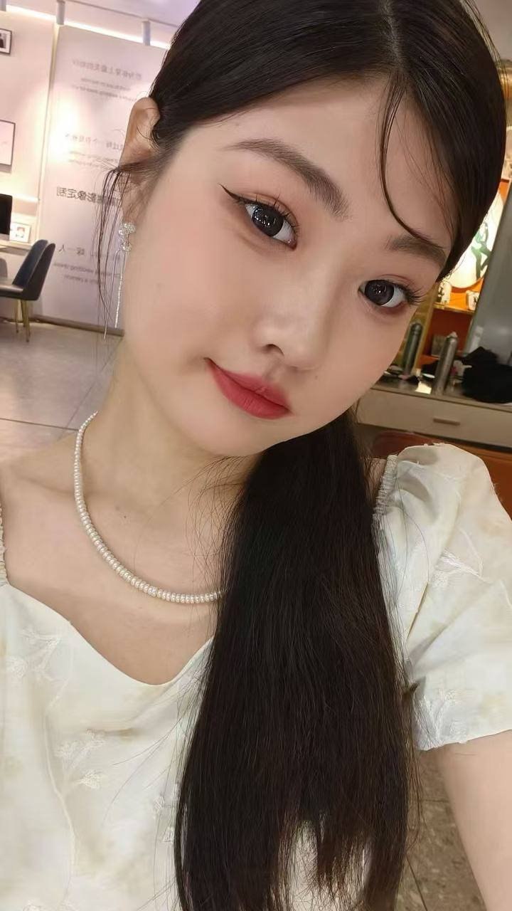 山东 烟台 18岁 173cm 125 C杯 学生 个子高 身材好 微胖 皮肤白 下边紧 性格活泼 抽烟纹身:无 SM:否 无套:可 口交:可 过夜:否 可飞:可 价格:30 特点:个子高 身材好 微胖 皮肤白 下边紧 性格活泼