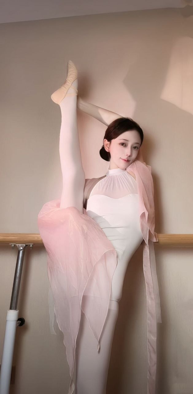 河北 石家庄 21岁 168cm 90 B杯 女生 可御可萝艺术民族舞专业 抽烟纹身:无 SM:否 无套:否 口交:可 过夜:可 同居:可 可飞:可 外地 港澳 价格:15 特点:可御可萝艺术民族舞专业