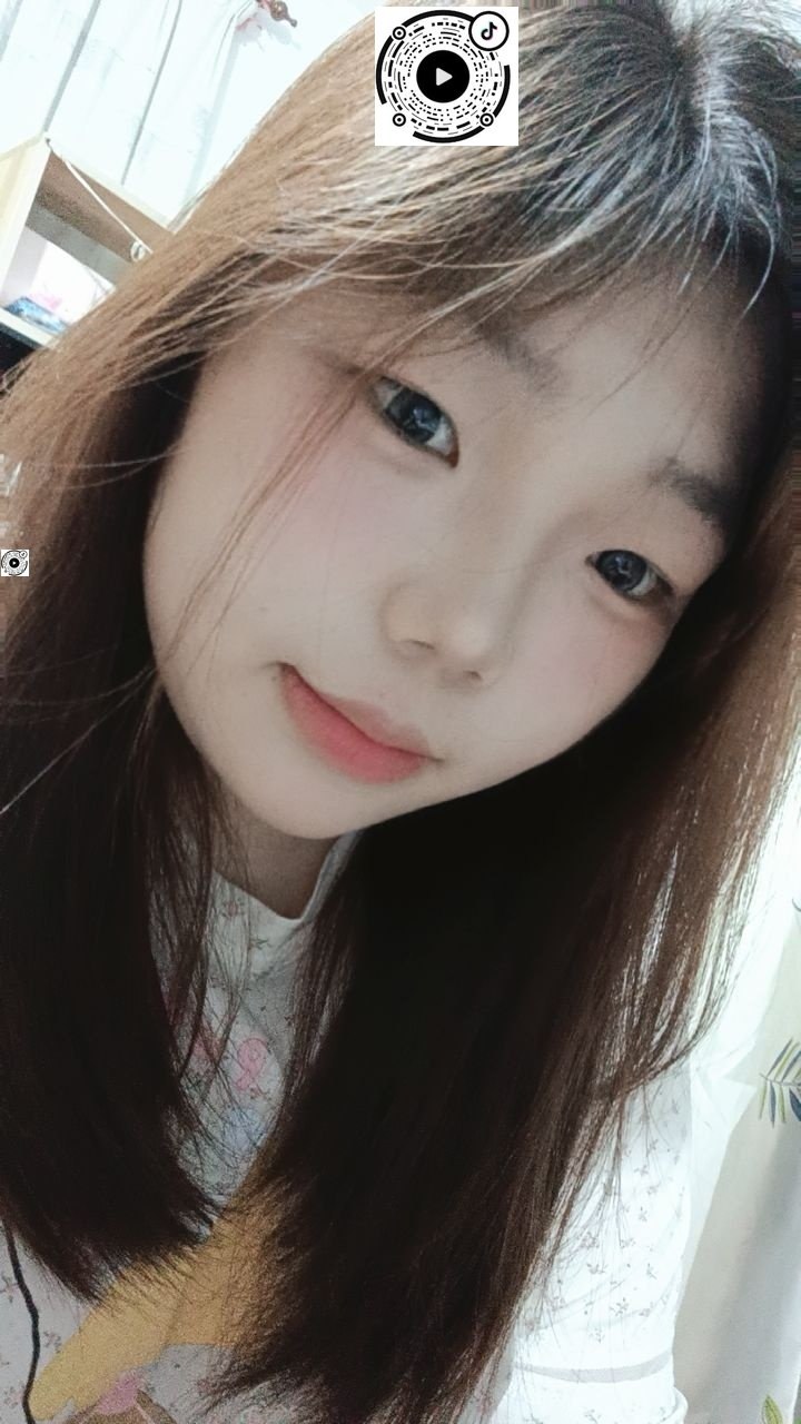江苏 南通 18岁 160cm 166 B杯 美业 嘴甜 会给你满满情绪价值,脾气很好情绪稳定 抽烟纹身:不抽烟无纹身 SM:是 无套:否 口交:可 过夜:可 同居:否 可飞:可 动车2-3小时 价格:4 特点:嘴甜 会给你满满情绪价值,脾气很好情绪稳定