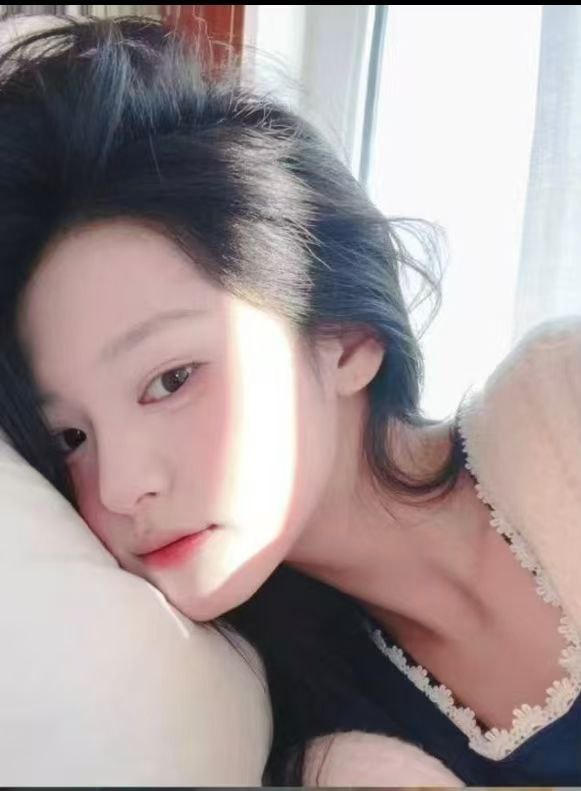 河南 郑州 21岁 162cm 98 B杯 学生 温柔清纯听话 抽烟纹身:无 SM:否 无套:可 口交:可 过夜:可 同居:可 可飞:否 价格:8 特点:温柔清纯听话