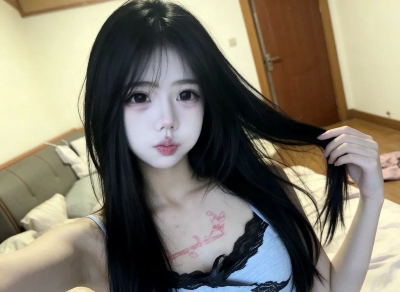 浙江 嘉兴 18岁 163cm 92 C杯 工作 乖巧懂事,可爱的萝莉型,身材好,前凸后翘,配合度高 抽烟纹身:有大面积纹身 SM:是 无套:可 口交:否 过夜:可 同居:可 可飞:本地 价格:8 特点:乖巧懂事,可爱的萝莉型,身材好,前凸后翘,配合度高