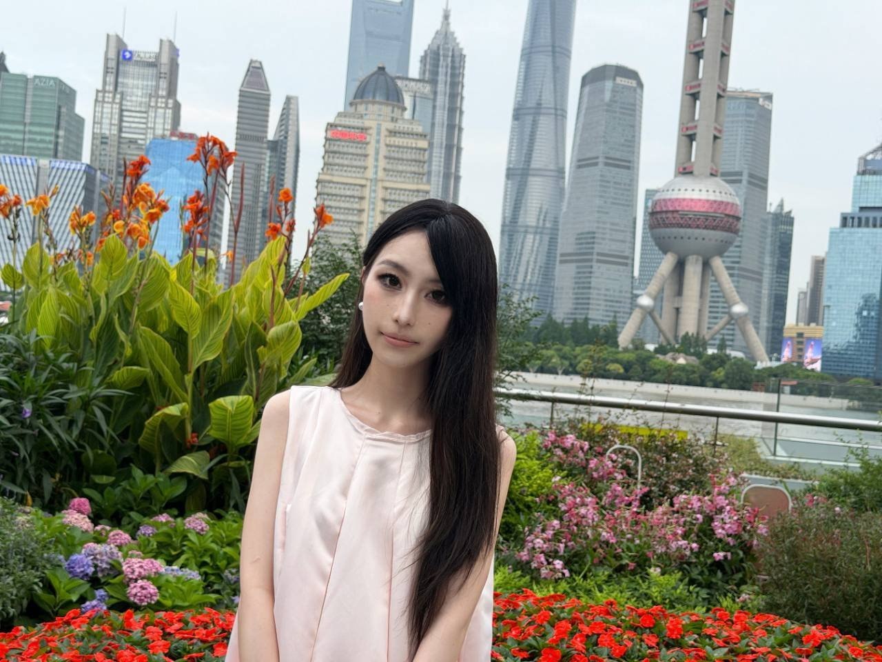浙江 杭州 23岁 165cm 80 B杯 刚毕业 抽烟纹身:无 SM:是 无套:否 口交:可 过夜:可 同居:可 可飞:可,港澳台或安全国家 价格:20