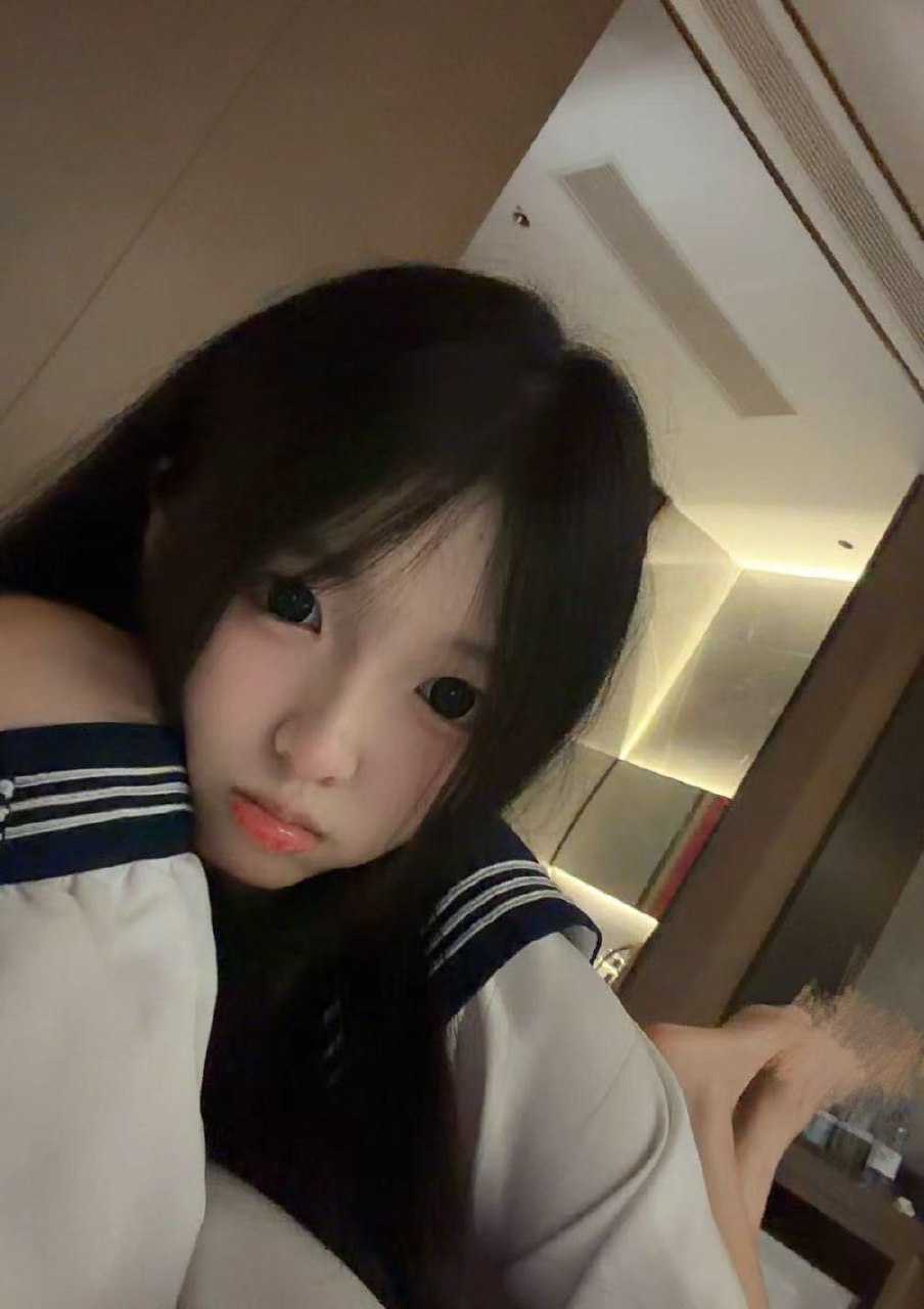 河南 郑州 18岁 160cm 85 B杯 学生 年轻懂事听话配合度高,小萝莉反差婊,胸部挺拔,不死鱼 抽烟纹身:无 SM:可 无套:可 口交:可 过夜:可 可飞:可异地,不可飞港澳 价格:9 特点:年轻懂事听话配合度高,小萝莉反差婊,胸部挺拔,不死鱼