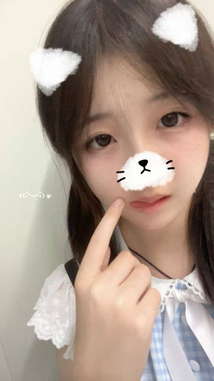 湖北 荆门 18岁 160cm 85 A杯 学生 很乖 SM:是 无套:否 口交:可 过夜:有时能 可飞:能 价格:3 特点:很乖