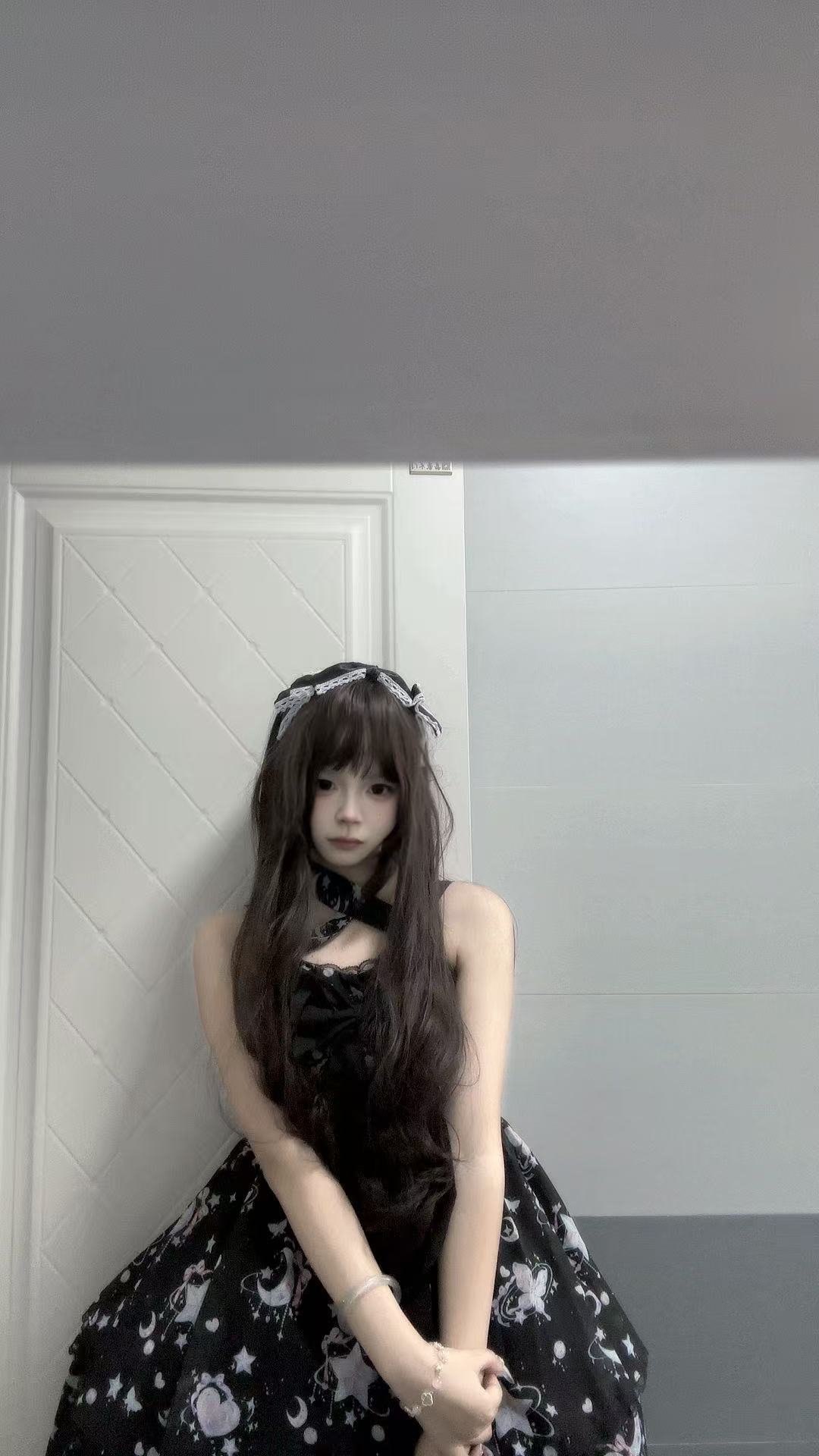 河南 驻马店 18岁 160cm 85 A杯 学生 好看听话 抽烟纹身:无 SM:否 无套:可 口交:可 过夜:可 同居:可 可飞:能 价格:4 特点:好看听话