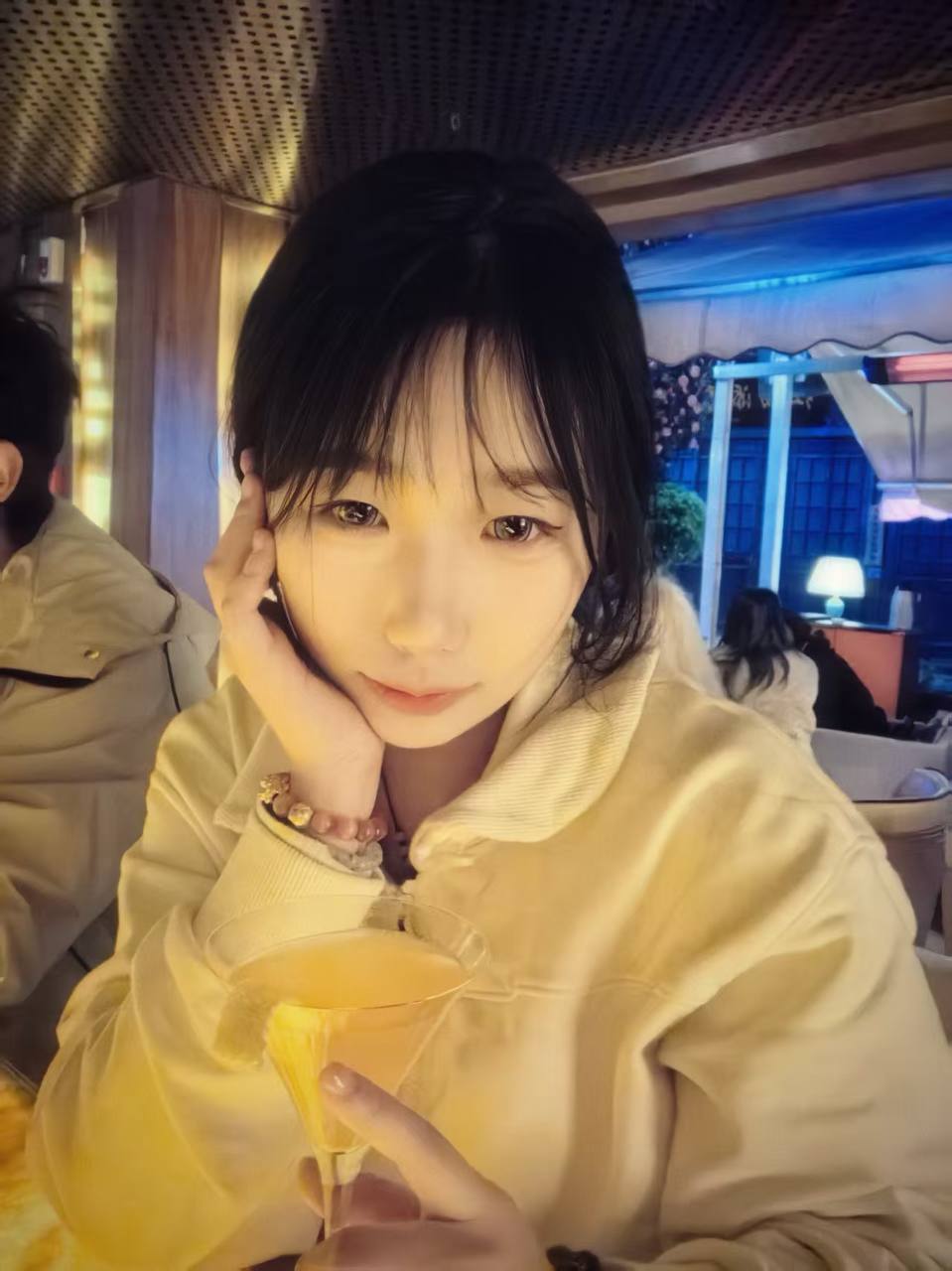 云南 昆明 21岁 158cm 100 B杯 无 会乐器情绪价值高听话乖巧懂事嫩水多乐观没怎么做过 抽烟纹身:无纹身 SM:否 无套:否 口交:可 过夜:可 同居:可 可飞:可 价格:5 特点:会乐器情绪价值高听话乖巧懂事嫩水多乐观没怎么做过