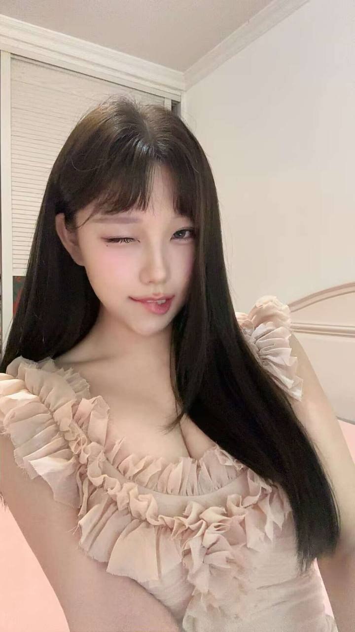 浙江 杭州 23岁 165cm 55 E杯 学生 原生脸,天然E胸,前凸后翘,甜美可爱,性格开朗好相处,无不良嗜好 抽烟纹身:无 SM:是 无套:否 口交:可 过夜:可 同居:可 可飞:可,东南亚除外 价格:15 特点:原生脸,天然E胸,前凸后翘,甜美可爱,性格开朗好相处,无不良嗜好