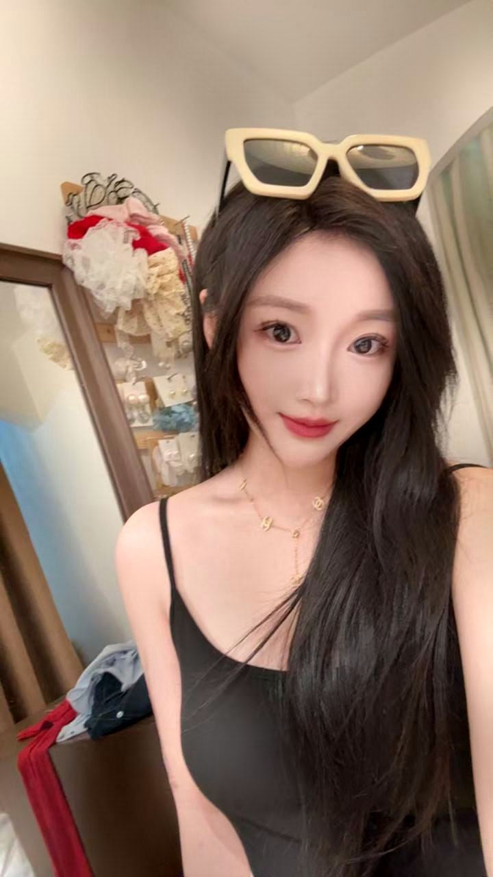 广东 深圳 23岁 168cm 98 C杯 学生 身材好,听话,皮肤好 抽烟纹身:无 SM:否 无套:否 口交:可 过夜:可 可飞:可,厦门附近,江浙沪,广东 价格:15 特点:身材好,听话,皮肤好