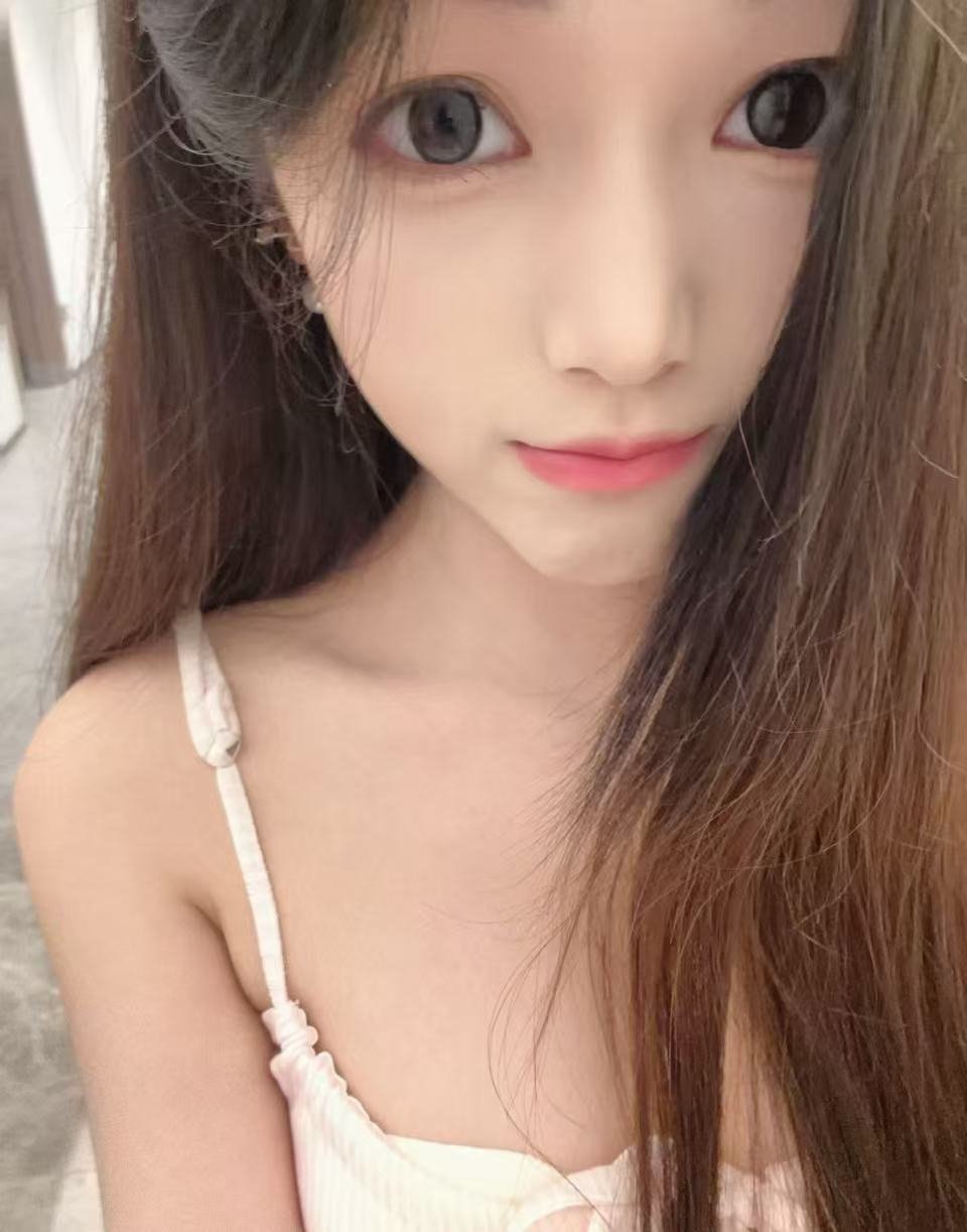 福建 福州 19岁 165cm 92 C杯 学生 听话乖皮肤白胸大腰细 超级大反差 配合 玩得开 抽烟纹身:无 SM:是 无套:否 口交:可 过夜:可 同居:可 可飞:可 价格:10 特点:听话乖皮肤白胸大腰细 超级大反差 配合 玩得开