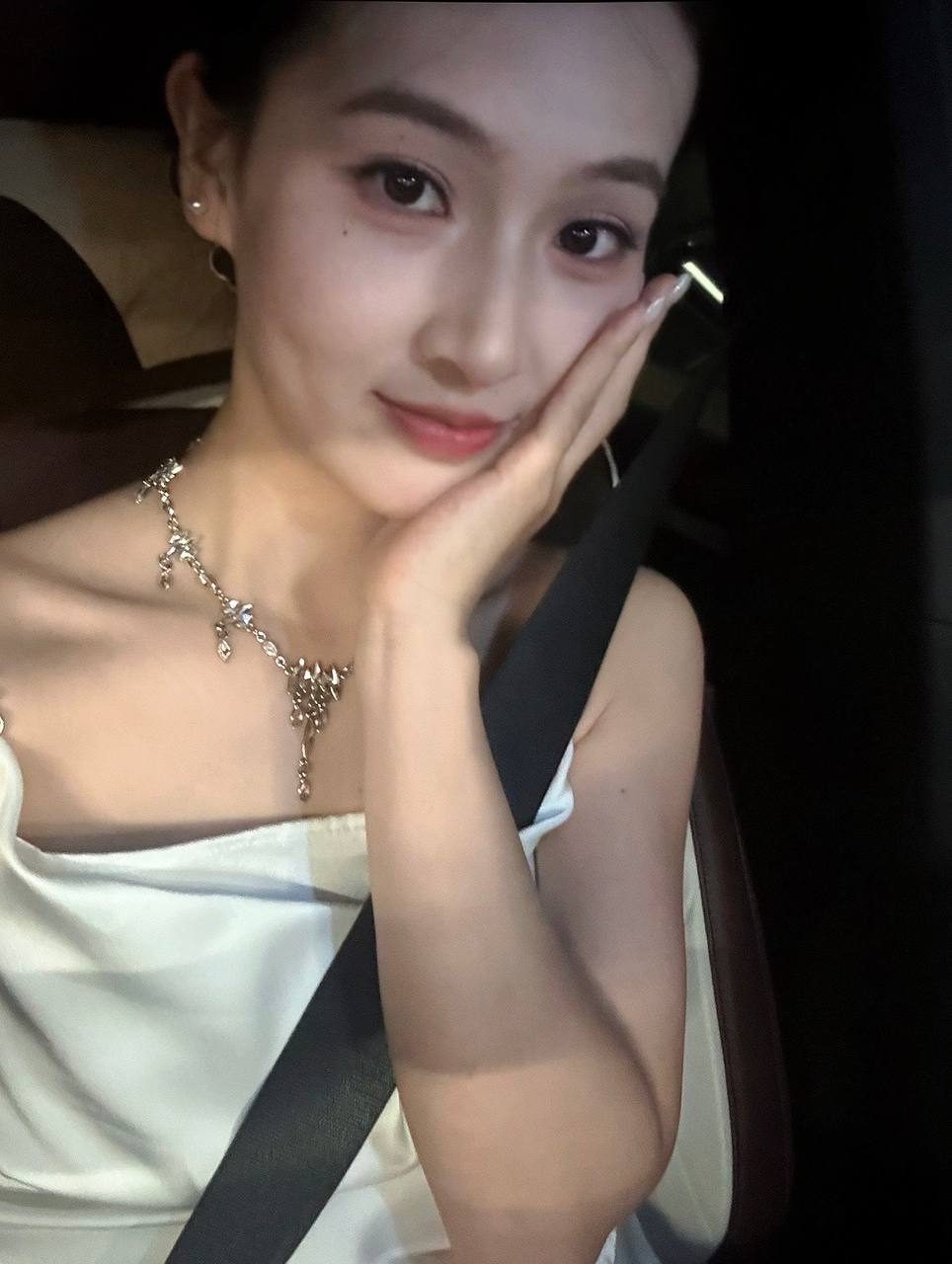 江苏 无锡 21岁 165cm 96 A杯 工作 听话,水多,口活好 抽烟纹身:无纹身 SM:轻微 无套:可 口交:可 过夜:可 同居:否 可飞:否 价格:4.5 特点:听话,水多,口活好