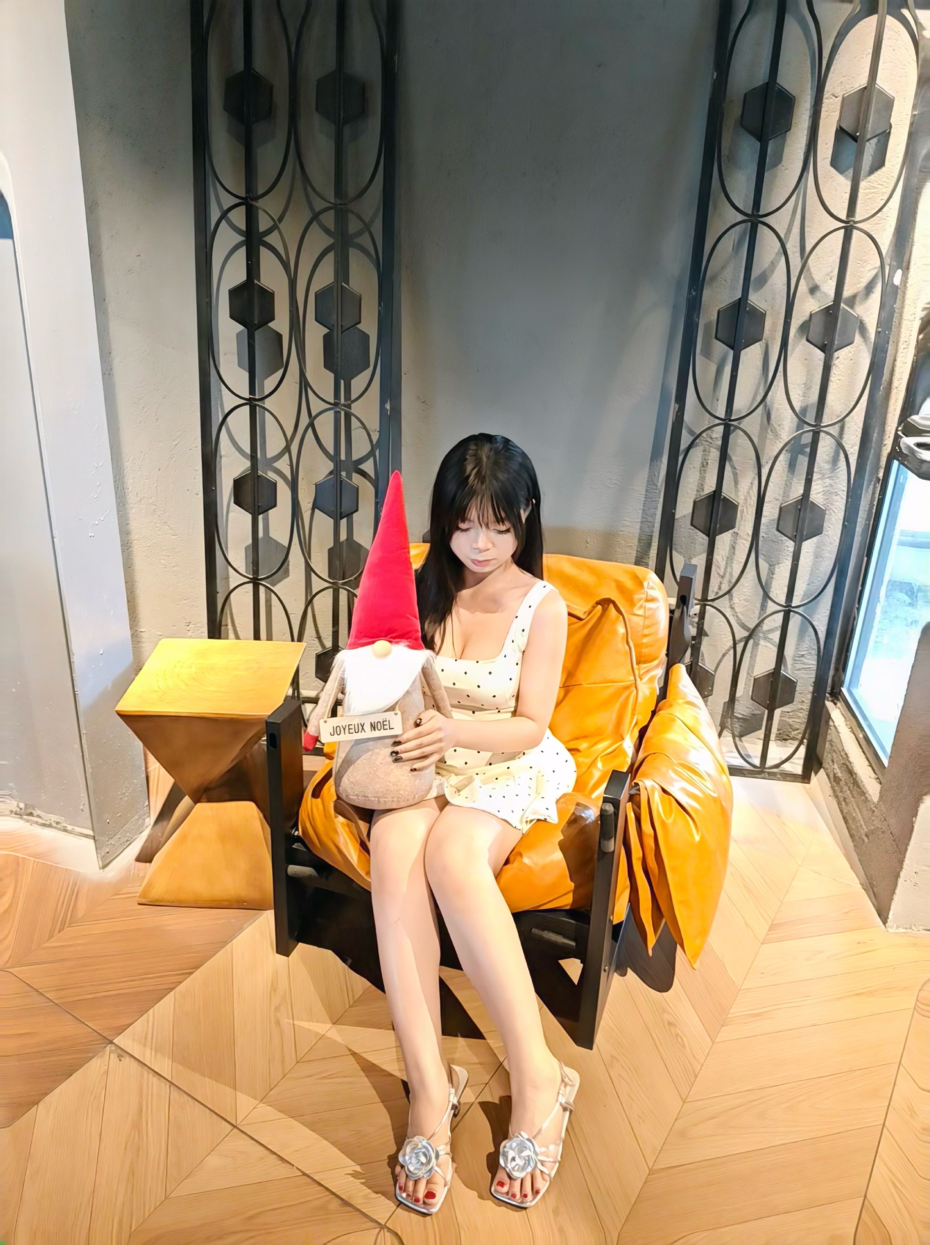 广东 广州 22岁 153cm 94 B杯 已上班 能接受比较大尺度 SM:是 无套:可 口交:可 过夜:可 同居:否 可飞:否 价格:7 特点:能接受比较大尺度