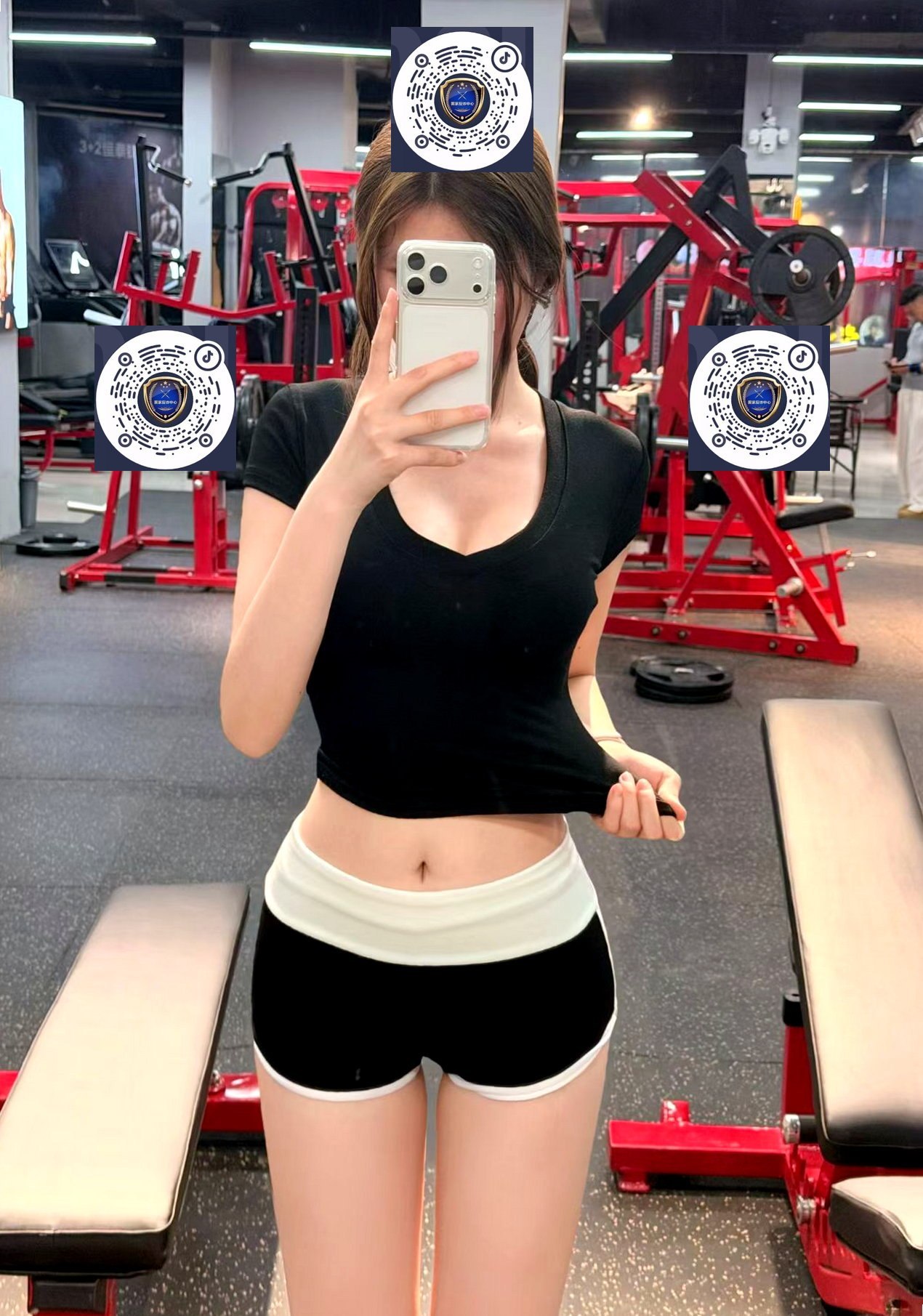 河南 商丘 18岁 173cm 107 C杯 学生 年轻漂亮身材好 抽烟纹身:不抽烟无纹身 SM:是 无套:可 口交:可 过夜:可 同居:否 可飞:可 价格:6 特点:年轻漂亮身材好