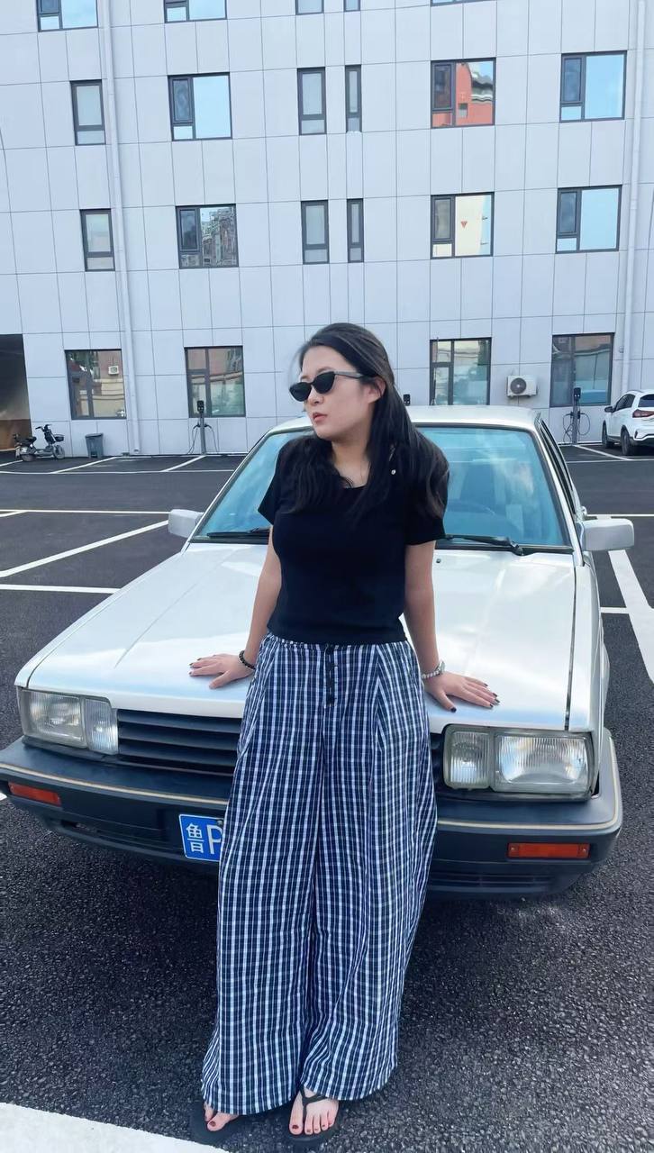 河南 濮阳 18岁 168cm 68 C杯 学生 听话 抽烟纹身:无 SM:是 无套:可 口交:可 过夜:否 同居:否 可飞:不可以 价格:3 特点:听话
