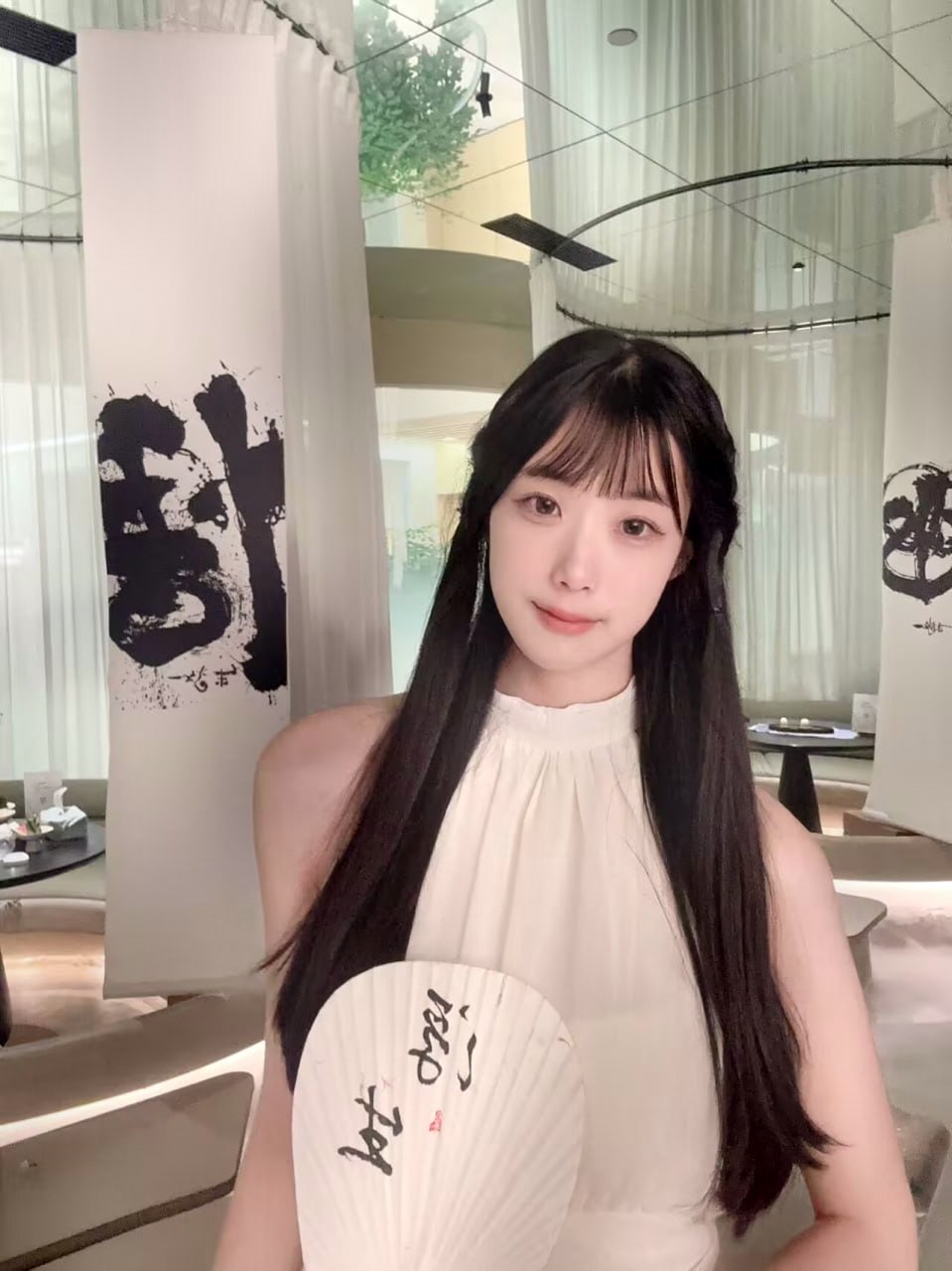 广东 广州 23岁 170cm 100 B杯 工作 长得高腿长,皮肤白,英语八级 抽烟纹身:无纹身 SM:是 无套:可 口交:可 过夜:可 同居:否 可飞:可 价格:30 特点:长得高腿长,皮肤白,英语八级