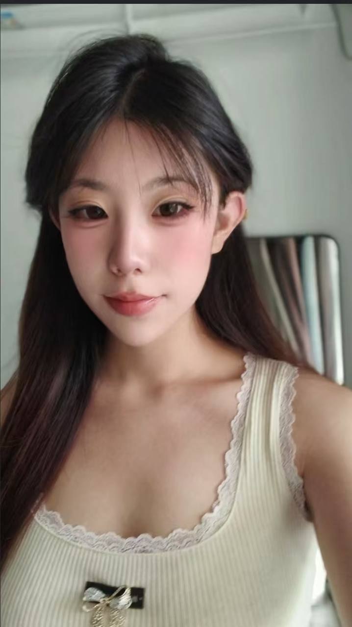 江苏 常州 20岁 167cm 100 D杯 学生 大学生 长相气质佳 抽烟纹身:无 SM:否 无套:否 口交:可 过夜:可 同居:可 可飞:可 价格:10 特点:大学生 长相气质佳