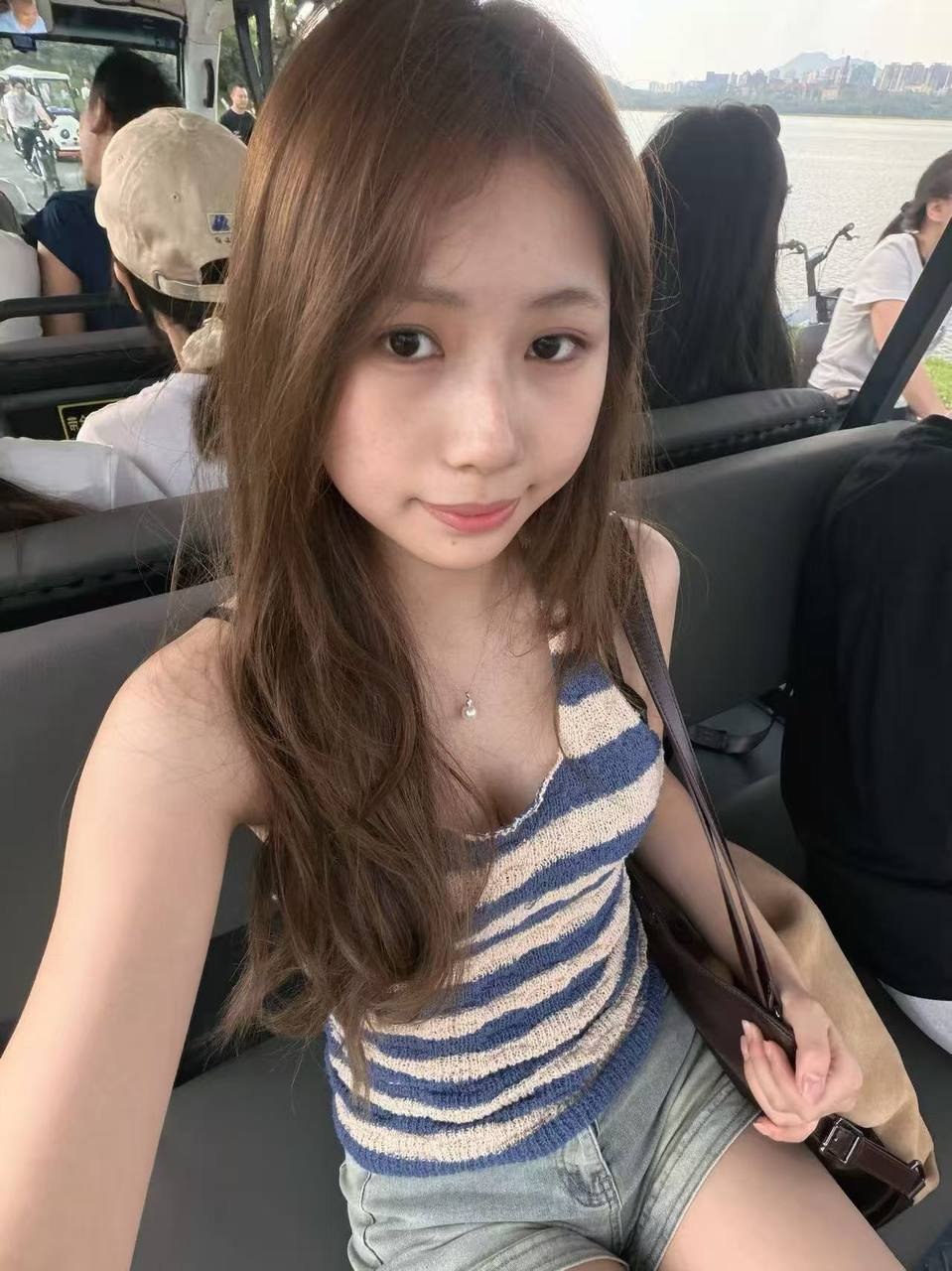 湖北 武汉 20岁 164cm 90 B杯 学生 会唱歌,身材好,会弹钢琴,美术生,性格温和活泼,情绪价值很高,平时只要没课就有时间 抽烟纹身:无 SM:否 无套:否 口交:可 过夜:可 同居:否 可飞:否 价格:4 特点:会唱歌,身材好,会弹钢琴,美术生,性格温和活泼,情绪价值很高,平时只要没课就有时间