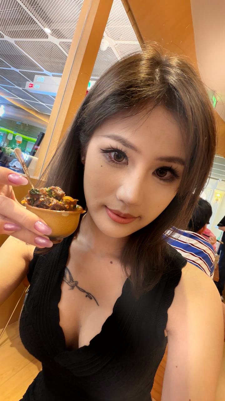 江苏 徐州 21岁 168cm 47 C杯 少妇 极品少妇、乖巧听话配合、年轻水嫩、姿势配合度高、性格温柔好相处、白虎水多敏感、性感丰满、可五套内设 SM:是 无套:可 口交:可 过夜:可 可飞:可 价格:7 特点:极品少妇、乖巧听话配合、年轻水嫩、姿势配合度高、性格温柔好相处、白虎水多敏感、性感丰满、可五套内设