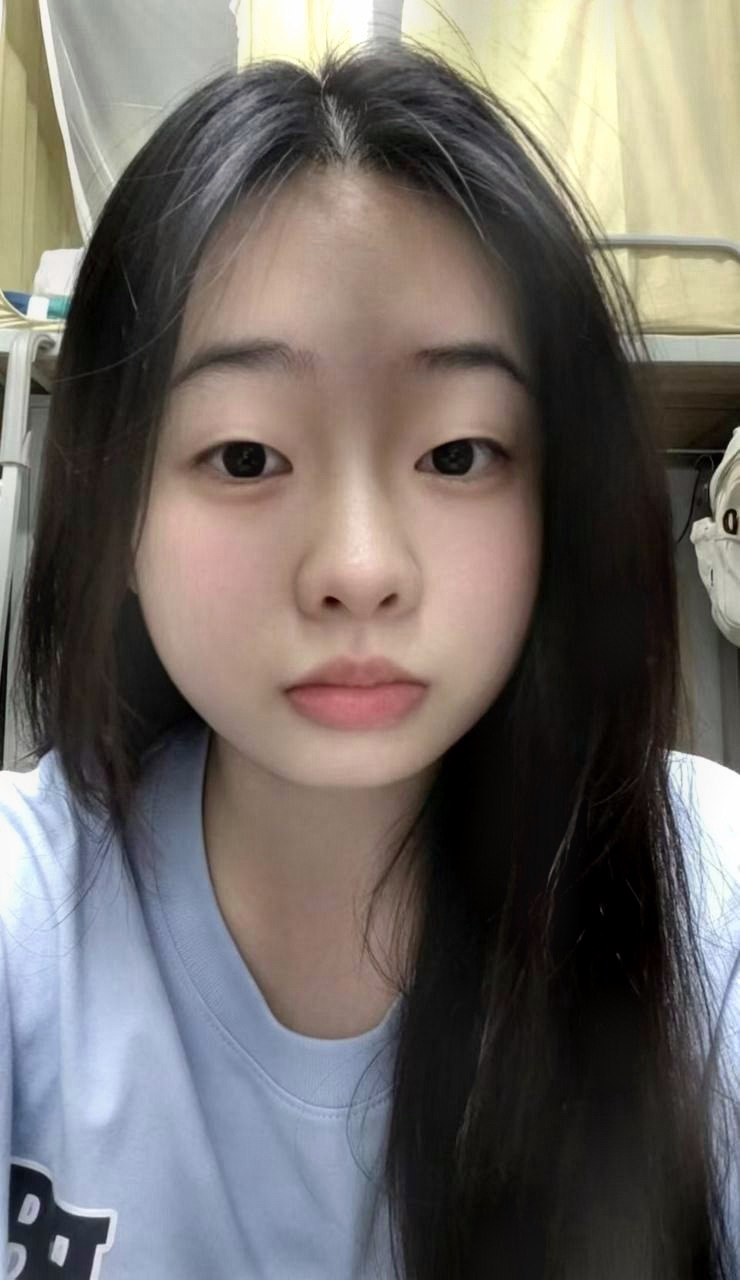 贵州 毕节 19岁 151cm 107 A杯 学生 性格好 抽烟纹身:无纹身 SM:否 无套:否 口交:否 过夜:可 同居:可 可飞:可 其他省份 价格:1.5 特点:性格好