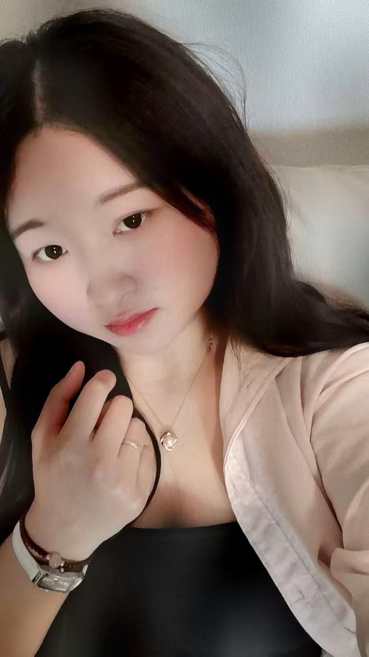 广东 深圳 23岁 167cm 132 B杯 接受变态 抽烟纹身:无 SM:是 无套:可 口交:可 过夜:可 同居:可 可飞:否 价格:4 特点:接受变态