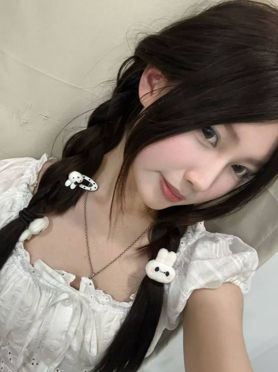 江苏 南京 18岁 160cm 85 B杯 高中毕业 乖巧,听话懂事 SM:否 无套:否 口交:可 过夜:可 同居:否 可飞:可 可去港澳 价格:10 特点:乖巧,听话懂事