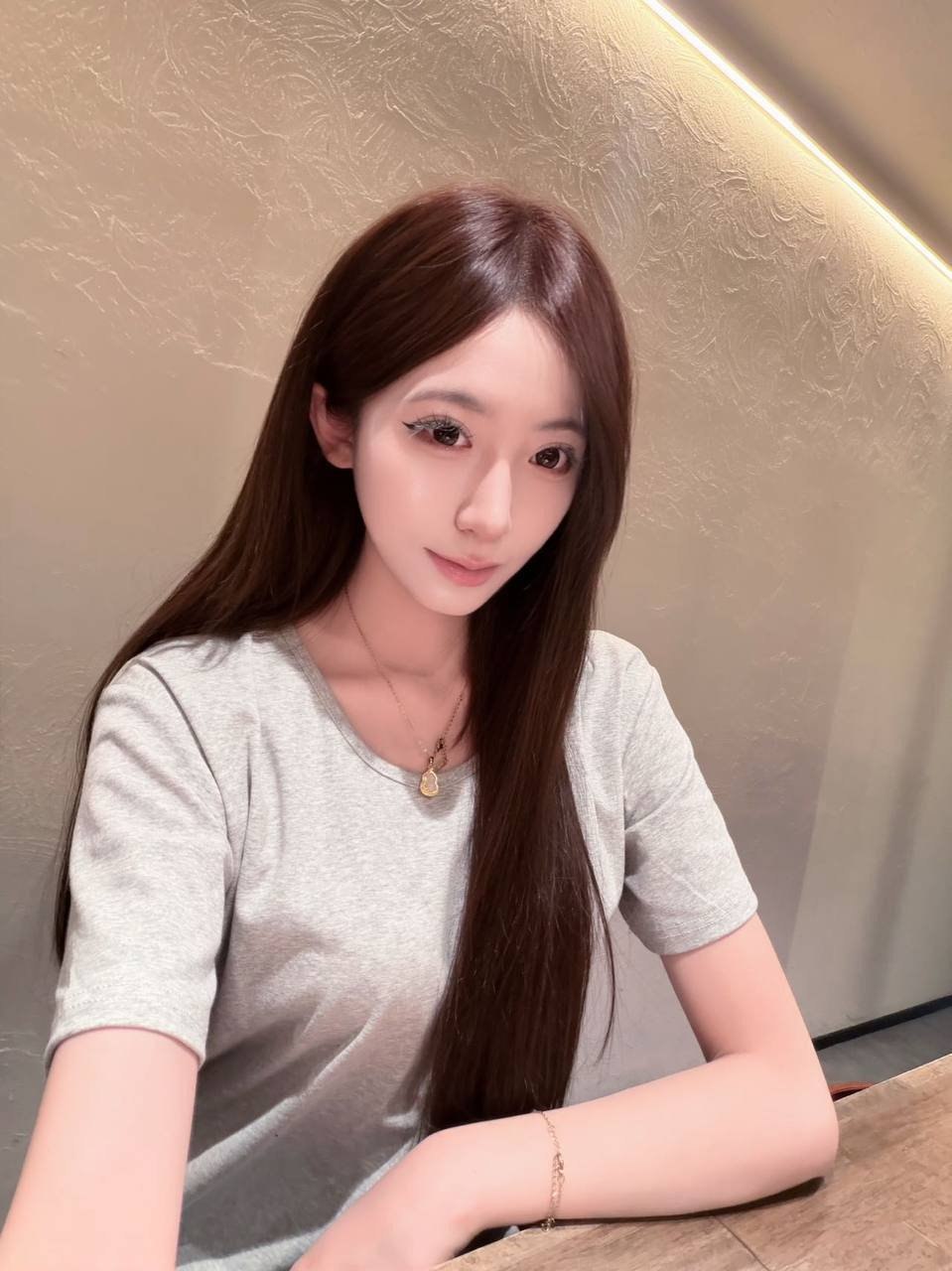陕西 西安 20岁 172cm 100 B杯 学生 在校艺术生,学信网可查,礼仪队队长 抽烟纹身:抽烟有纹身 SM:是 无套:可 口交:可 过夜:可 同居:否 可飞:可 价格:14 特点:在校艺术生,学信网可查,礼仪队队长