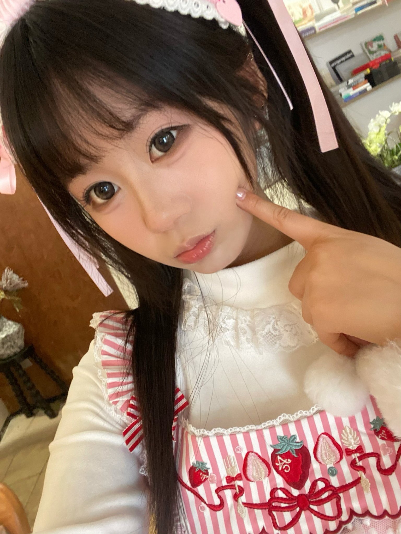 湖北 武汉 18岁 168cm 101 B杯 学生 处女支持检测,很嫩很紧,干净素人,清纯学生,性格开朗温柔,乖巧听话,不事多,身材比例很好 抽烟纹身:无 SM:否 无套:否 口交:否 过夜:否 同居:否 价格:5 特点:处女支持检测,很嫩很紧,干净素人,清纯学生,性格开朗温柔,乖巧听话,不事多,身材比例很好