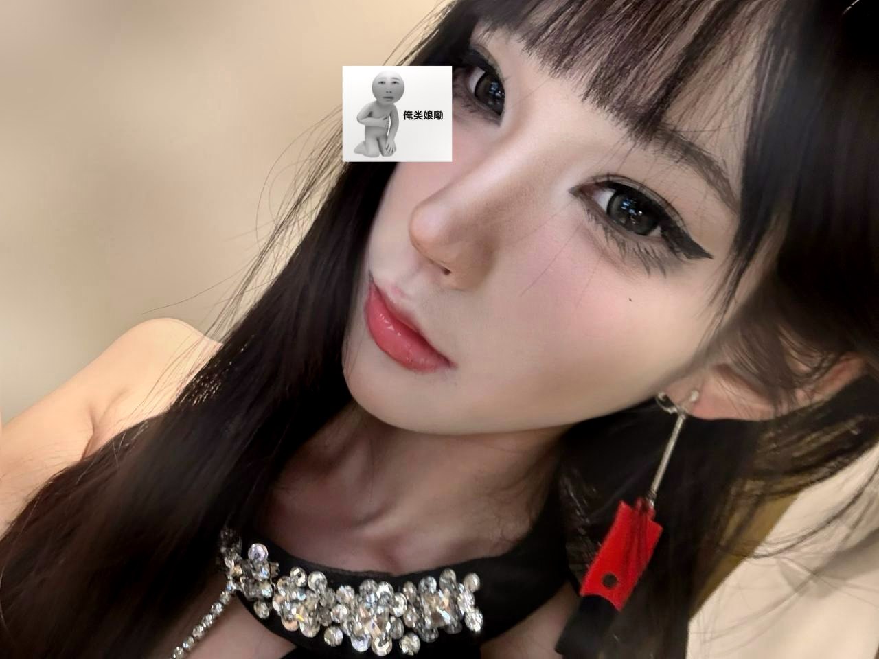 山东 临沂 18岁 167cm 88 B杯 无 会跳舞性格好 抽烟纹身:无纹身 SM:否 无套:可 口交:可 过夜:可 同居:可 可飞:可 价格:10 特点:会跳舞性格好