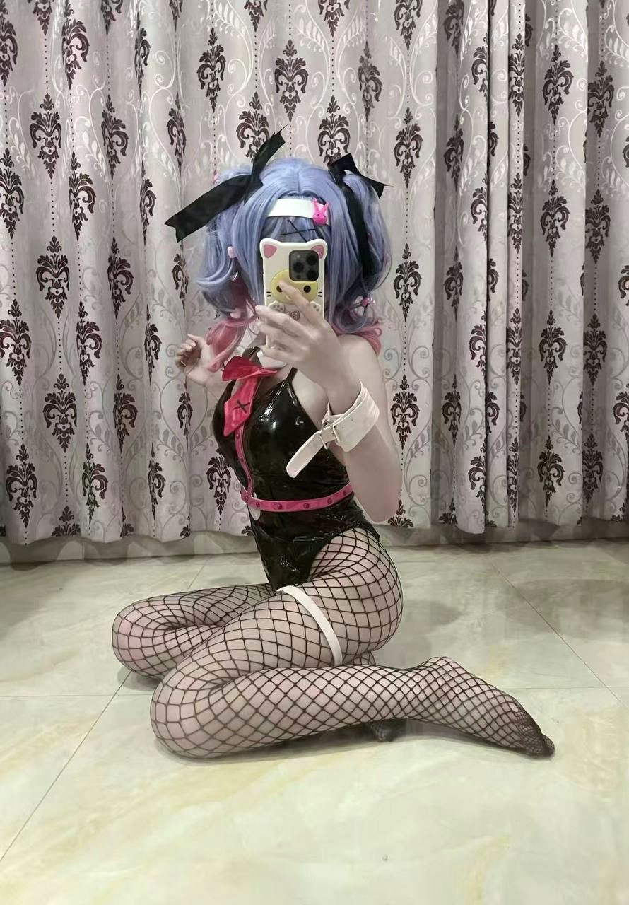广东 广州 18岁 158cm 78 B杯 学生 乖听话 女友感情绪价值拉满 可带各种各样好看的衣服 抽烟纹身:无 SM:是 无套:可 口交:可 过夜:可 同居:可 可飞:可 价格:12 特点:乖听话 女友感情绪价值拉满 可带各种各样好看的衣服
