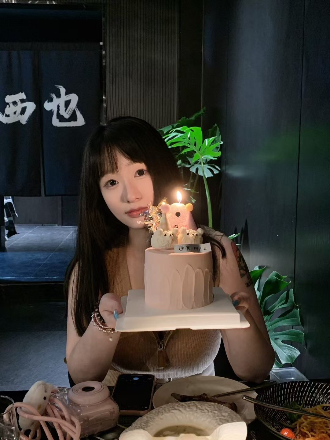 福建 泉州/厦门 24岁 160cm 63 D杯 学生 懂事情商高性格外向能提供情绪价值全原装无整 抽烟纹身:无抽烟有纹身 SM:否 无套:可 口交:可 过夜:可 同居:否 可飞:可 价格:12 特点:懂事情商高性格外向能提供情绪价值全原装无整