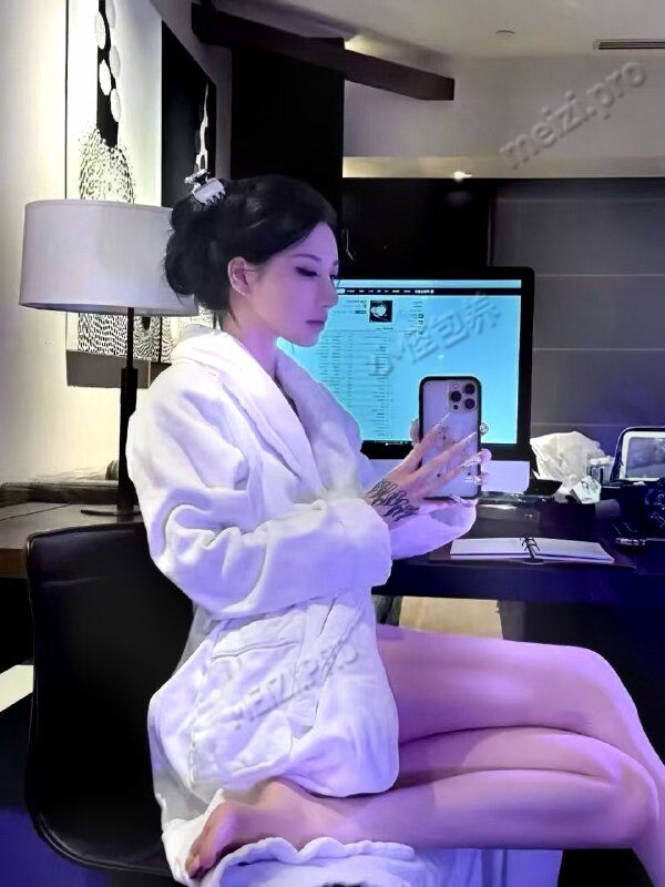 广东广州包养信息：19岁自由模特，178cm身高94斤B杯，性格好瘦高美不抽烟不纹身。因生活原因希望遇到真诚金主短期陪伴，可过夜可外省可香港，不接受无套不接受SM不接受同居。零花钱期望4到8万，真实资料随时可见7天左右。