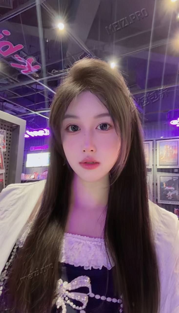 北京包养信息：23岁女生，170cm身高96斤，C杯，皮肤白无整容不抽烟不纹身。因生活原因希望遇到真诚金主短期陪伴，可过夜可外省可口交，不接受无套不接受SM。零花钱期望21k每月陪伴3天，真实资料，同城异地可见。